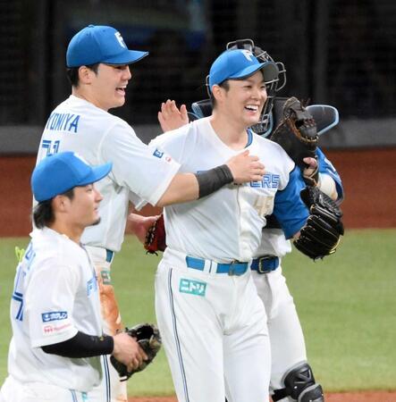 日本ハム・斎藤が２戦連続セーブ　３人斬りでＣＳファーストＳ突破「絶対帰ってきます、エスコン。待っててください」