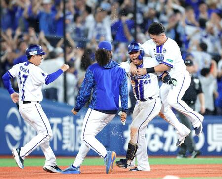 DeNA CSファーストS突破 初回5失点もすぐさま反撃!蝦名「今日で決める」劇的サヨナラ打