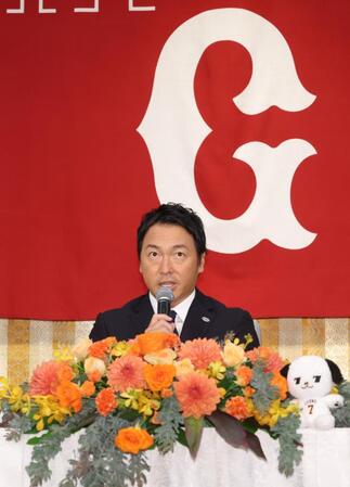 巨人　引退決断の長野久義が会見「若い選手に託して引退することを決めました」事前に坂本だけに明かしていた決断　２軍生活で若手とプレー「そろそろかなと思った自分がいた」