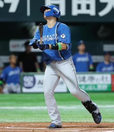 　１０回、空振り三振に倒れた郡司