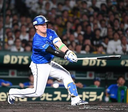 　３回表、牧が空振り三振に倒れる