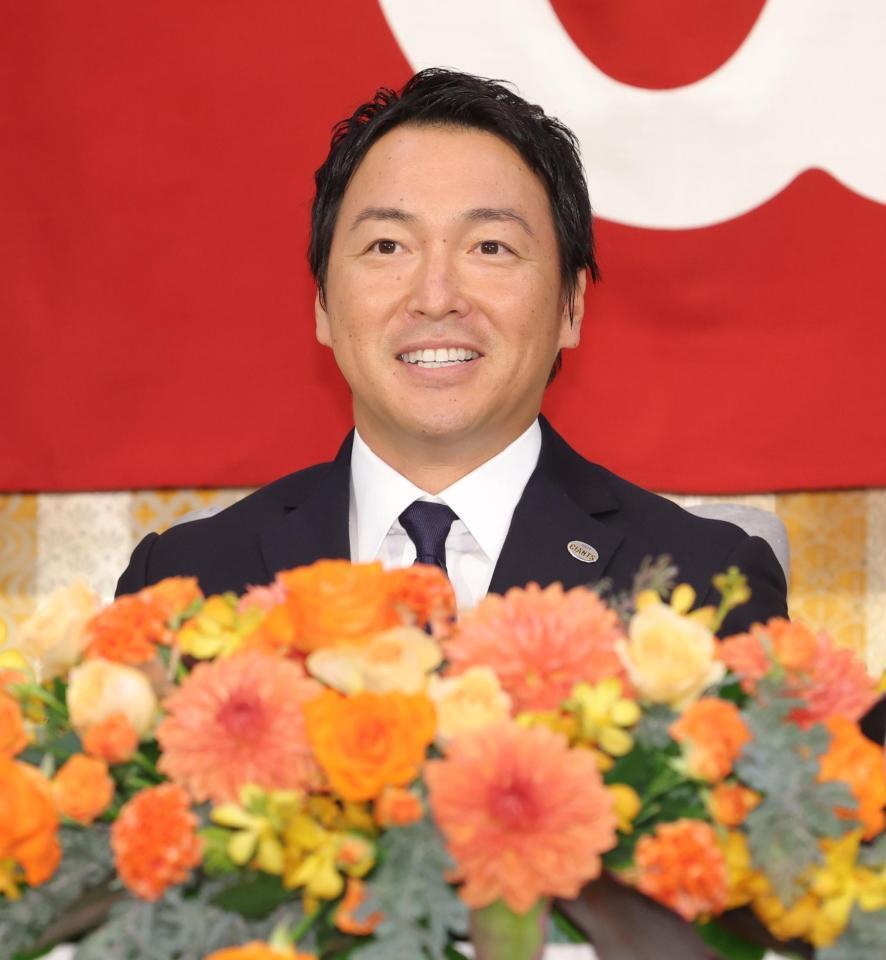 笑顔で会見する長野（撮影・西岡正）