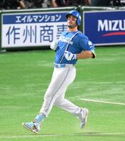 　１回、一打先制の場面で三ゴロに倒れたマルティネス（撮影・伊藤笙子）