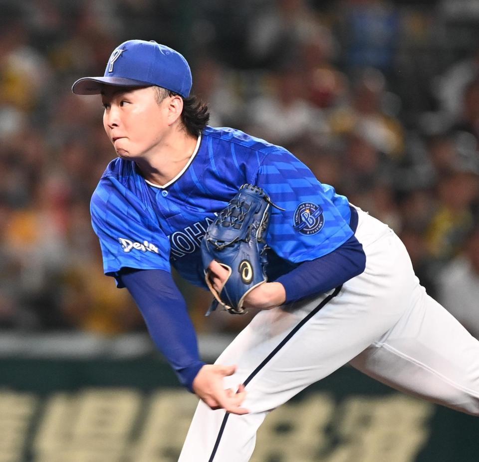 　力投する先発の竹田