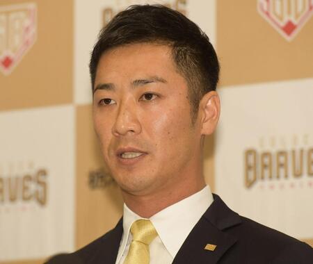 ロッテ・西岡剛氏が１軍チーフ打撃コーチ兼走塁コーチ就任「マリーンズらしい“人間味ある野球”を、ここからもう一度作っていきます」大塚コーチは退団