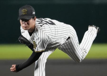 　力投する阪神・高橋＝甲子園