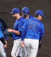 　５回途中、降板するケイ（撮影・山口登）