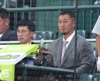 　解説する矢野燿大氏（左）と中田翔氏（撮影・北村雅宏）