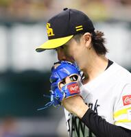 　７回途中で降板する上沢（撮影・中島達哉）