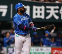 　３回、勝ち越し２ランを放つレイエス（撮影・中島達哉）