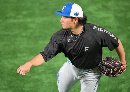 　キャッチボールをする伊藤（撮影・伊藤笙子）