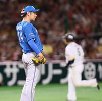 　７回、山川にソロを浴びる加藤貴（撮影・中島達哉）