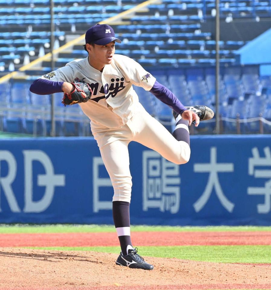 　力投する明大・毛利（撮影・持木克友）