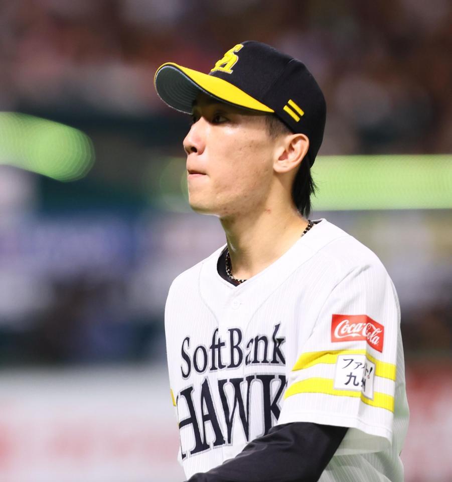 　４回途中で降板する大津（撮影・中島達哉）