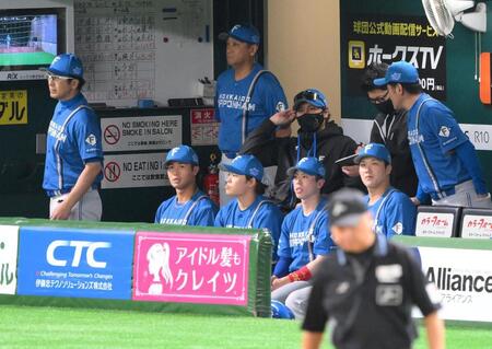 【写真】最後の打者となった日本ハム・清宮幸太郎　一塁塁上で顔の力が抜けてる