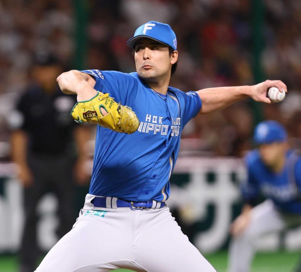 　８回から登板した日本ハム・上原（撮影・中島達哉）