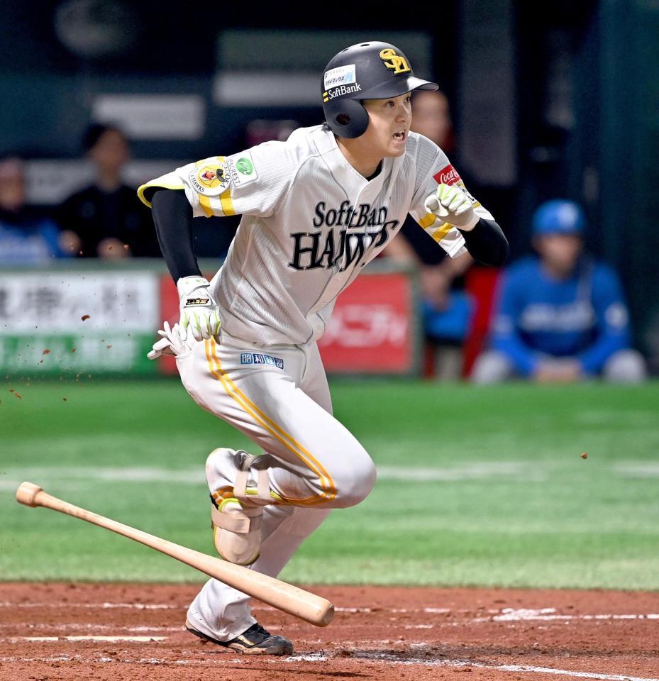 　５回、川瀬が右前に勝ち越し打を放つ