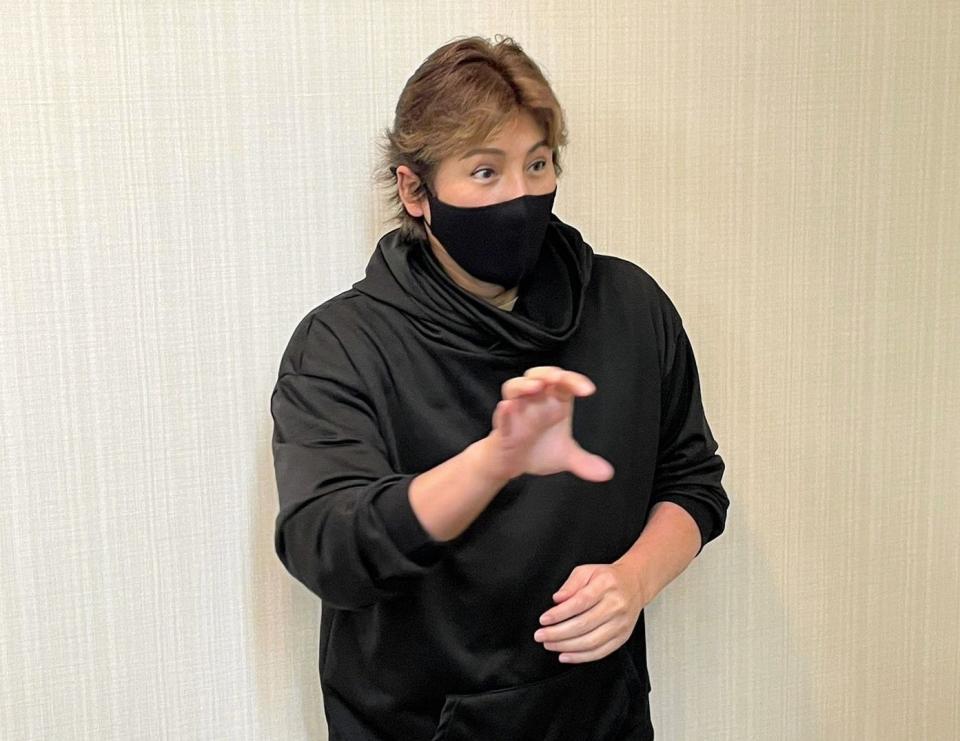 　スカウト会議後に取材に応じる新庄監督