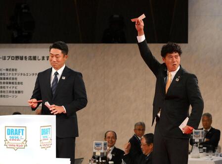 会場どよめき　２球団競合の佐々木麟太郎はソフトバンク　城島氏「リスクを背負ってでも」