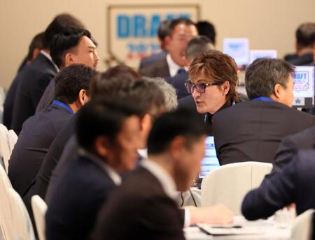 ドラフト会議に臨む日本ハム・新庄剛志監督＝グランドプリンス新高輪（撮影・石井剣太郎）