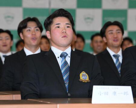 　ＤｅＮＡにドラフト１位で指名され、目を丸くする青学大・小田康一郎（撮影・伊藤笙子）