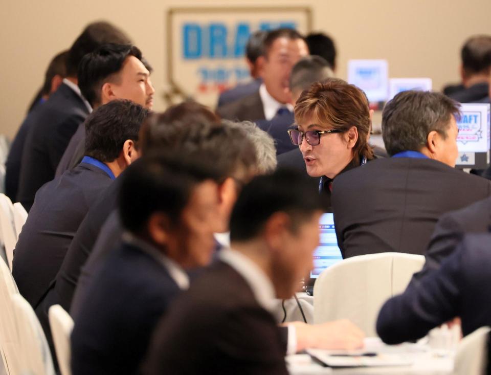 ドラフト会議に臨む日本ハム・新庄剛志監督＝グランドプリンス新高輪（撮影・石井剣太郎）