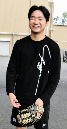 　笑顔を見せる山県