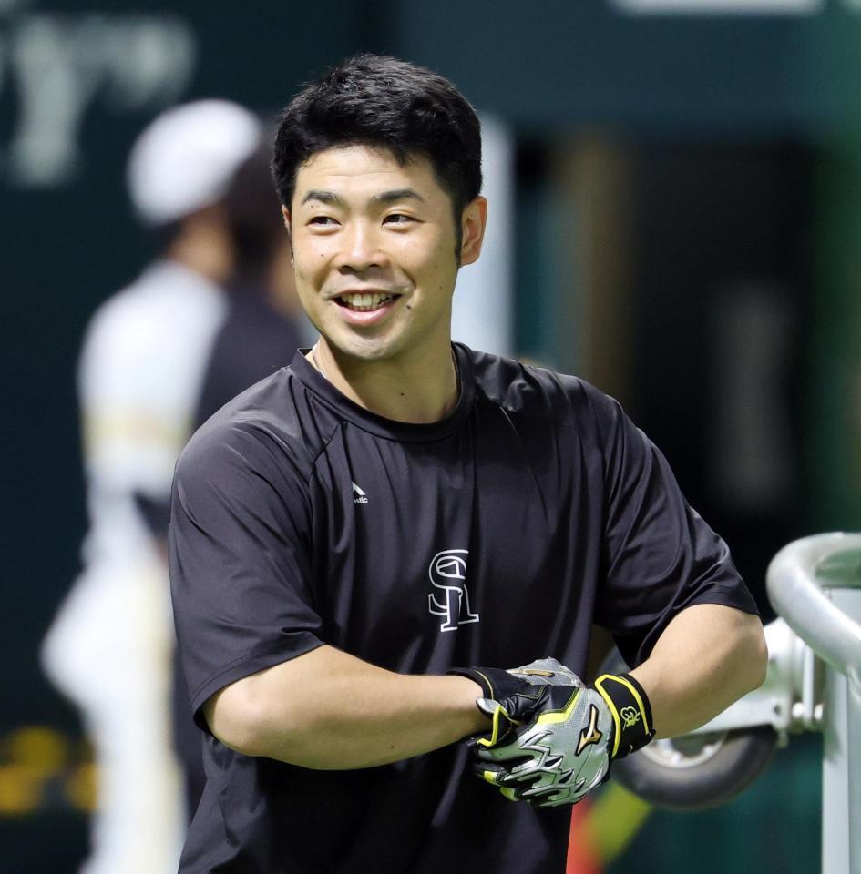 　打撃練習に臨む近藤