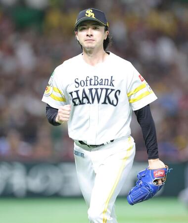 　５回、近本を併殺に打ち取り、ガッツポーズの上沢（撮影・西岡正）