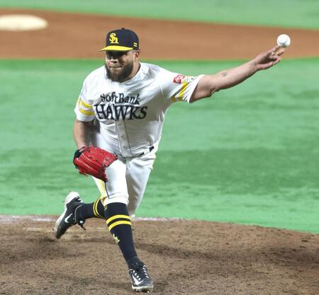 　７回から登板するヘルナンデス（撮影・北村雅宏）