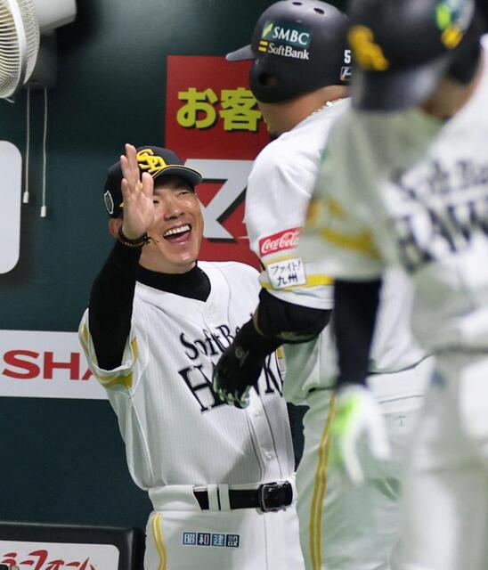 ソフトバンク 9点リードで小久保監督がシビアな継投 佐藤輝明に