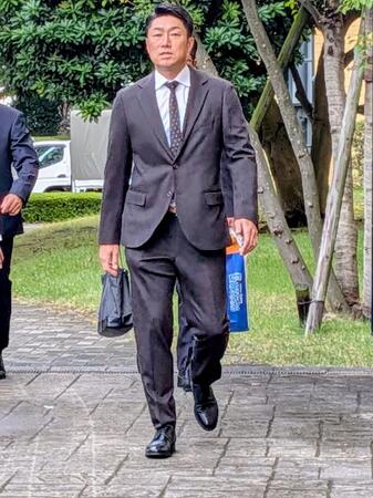 　サプライズ訪問した相川監督