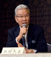 　選考基準変更について語る山田久志選考委員（撮影・佐藤厚）