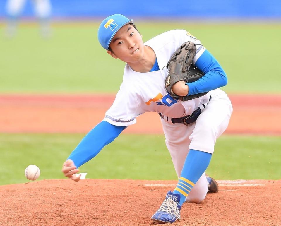 　５回１失点の好投を見せた東大の先発・渡辺向輝（撮影・開出牧）