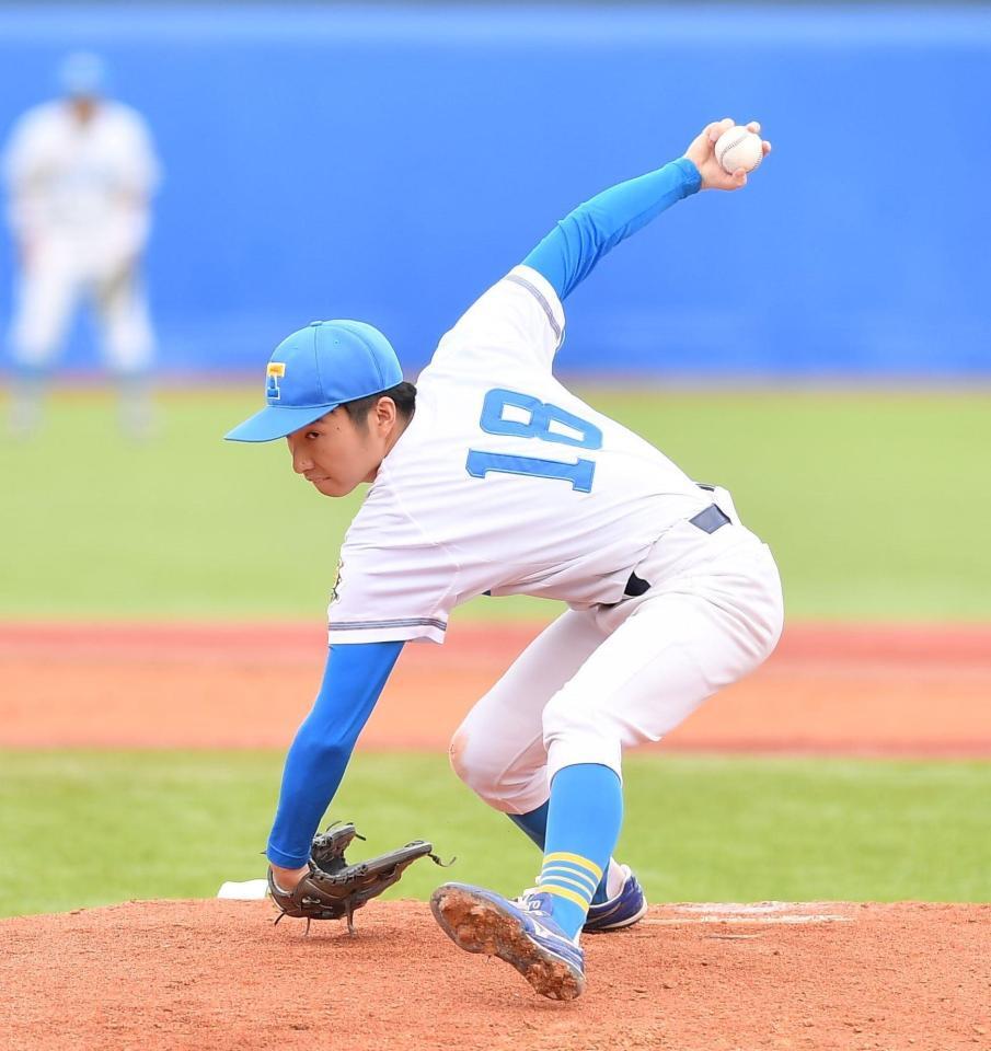 　５回１失点の好投を見せた東大の先発・渡辺向輝（撮影・開出牧）