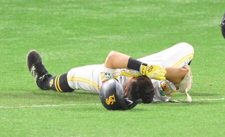 ソフトバンク・中村　腰の手術で第３戦以降欠場　ＣＳで塁審と衝突→持病の腰痛が再発か