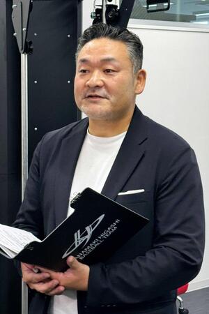　取材に応じる佐々木麟太郎のマネジメント会社・木下博之代表
