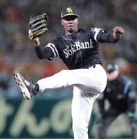 　阪神打線を相手に力投するモイネロ（撮影・西岡正）