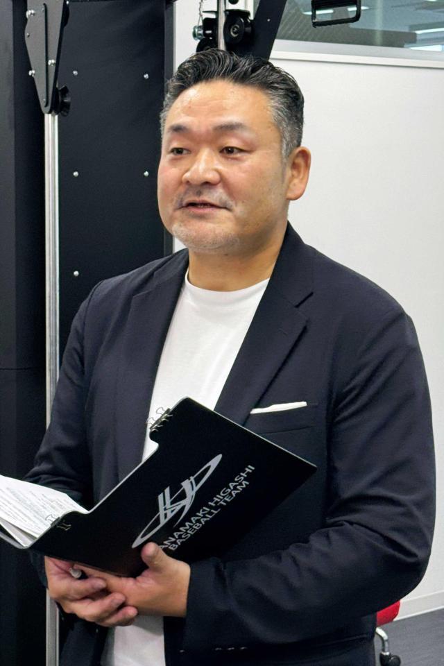 　取材に応じる佐々木麟太郎のマネジメント会社・木下博之代表