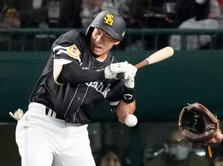 　３回、柳田が死球を受ける