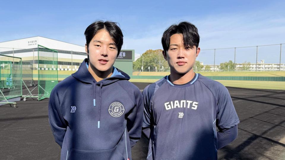 　ロッテ秋季キャンプに合流した韓国ロッテの韓太揚（左）、全玟哉（球団提供）