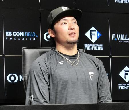 日本ハム・伊藤　ダルビッシュからの祝福に「憧れ続けたダルさんに続けたのは本当にうれしい」球団では０７年ダル以来の沢村賞