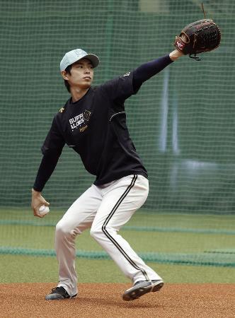 ＦＡ山岡、オリックス残留　「このチームで優勝」