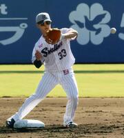 　シートノックを軽快にこなす内山