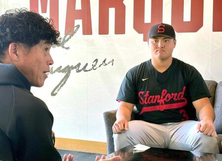 ソフトバンク・城島ＣＢＯ　ドラ１指名の佐々木麟太郎と面会　「大事な渡し物」米国訪問し当たりクジ手渡す