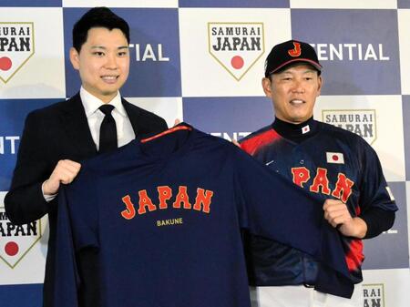 　オフィシャルパートナーとして契約したＴＥＮＴＩＡＬの中西裕太郎代表取締役（左）と井端監督