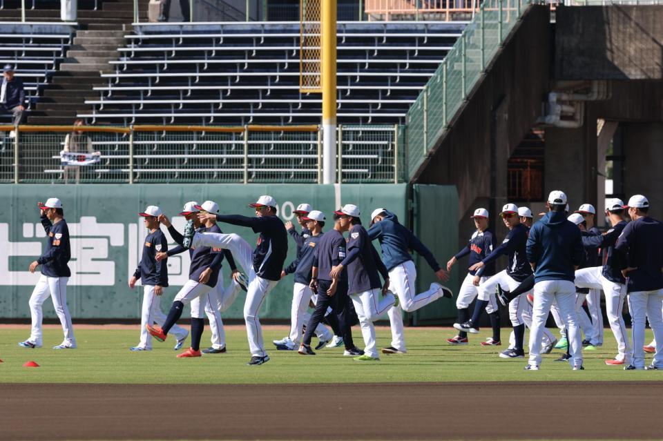 　宮崎合宿をスタートさせた侍ジャパンのメンバーたち（撮影・立川洋一郎）