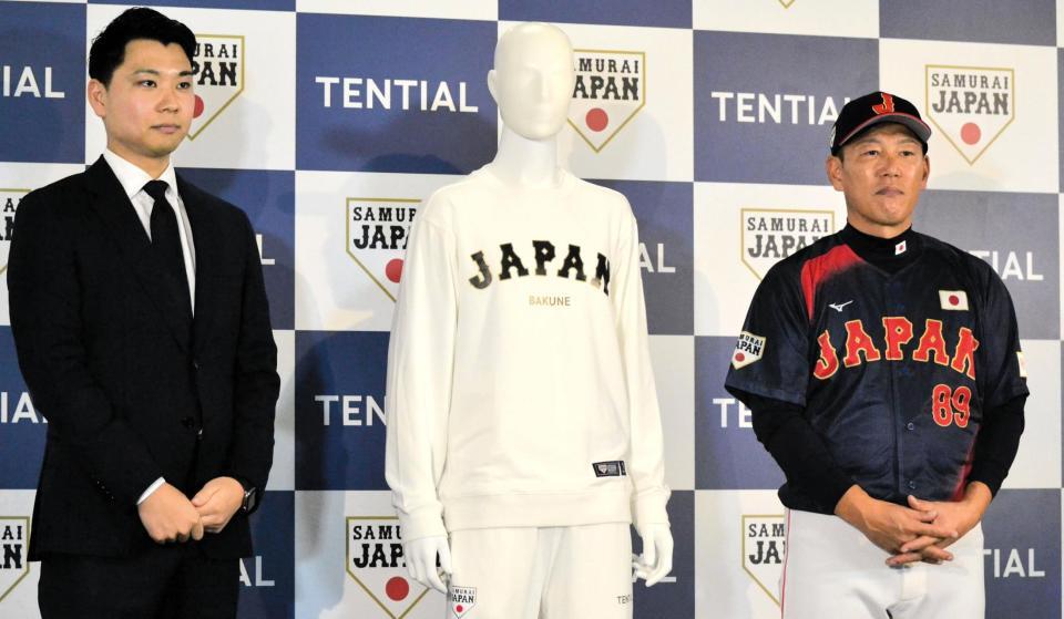 　オフィシャルパートナーとして契約したＴＥＮＴＩＡＬの中西裕太郎代表取締役（左）と井端監督