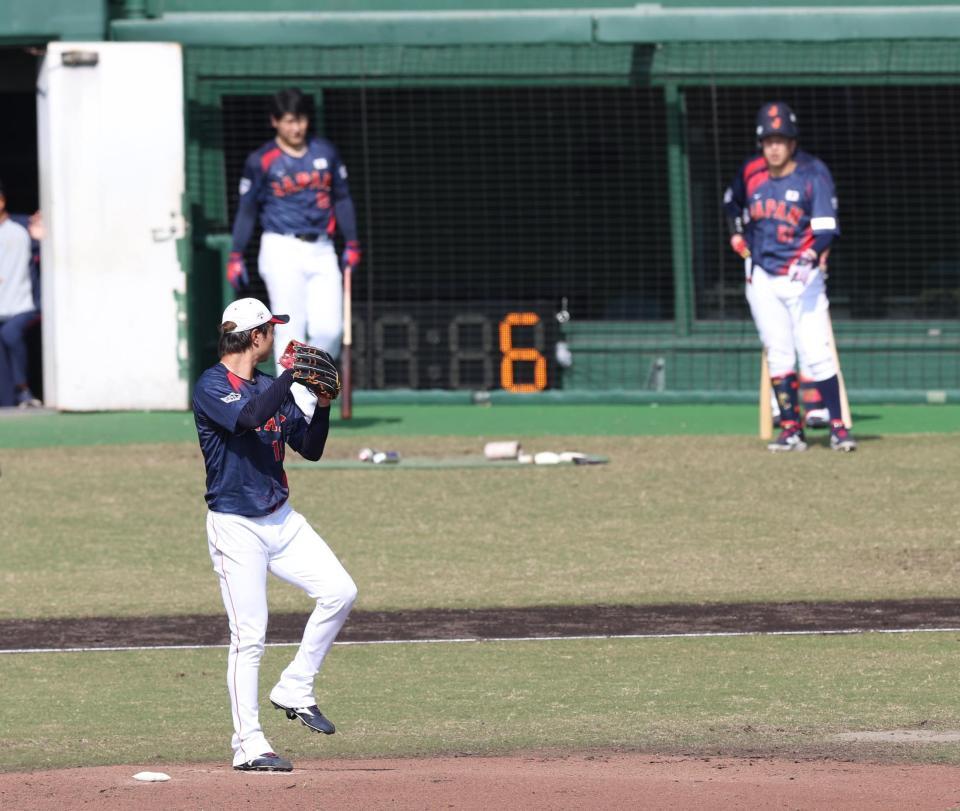 　ピッチクロックで投げる中日・高橋宏斗（撮影・佐々木彰尚）