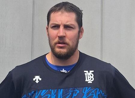 去就不透明のDeNA・バウアー 元楽天・安楽が2ショットを投稿「また会えて嬉しかった」再会を喜ぶ